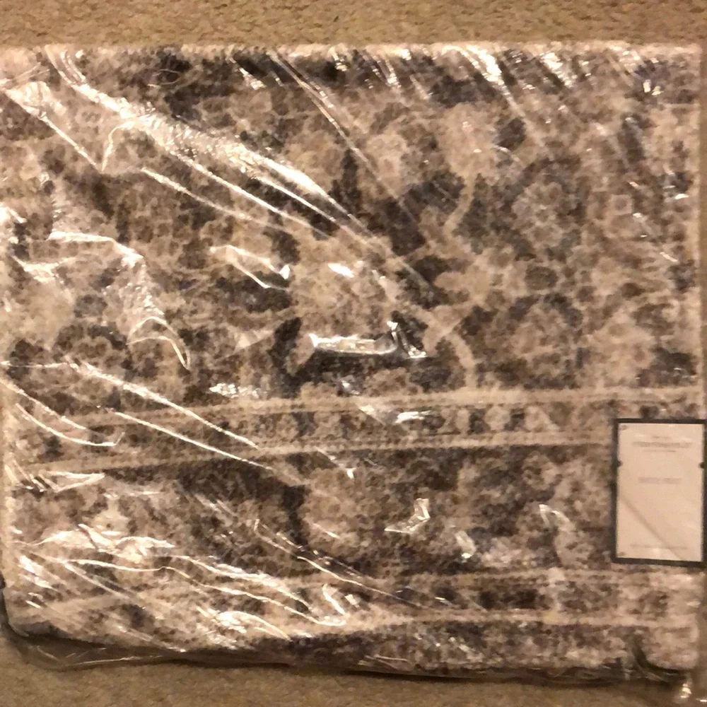 Threshold Bath Rugs 20 in by 32 in. Brand new!!!